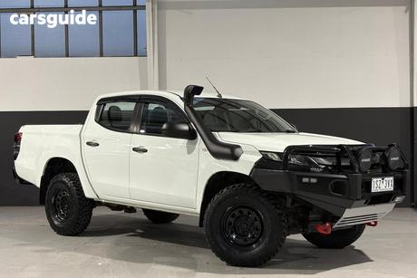 White 2019 Mitsubishi Triton Double Cab Pick Up Glx (4X4)