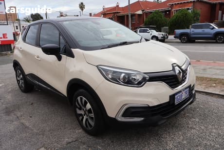 Cream 2019 Renault Captur Wagon Zen