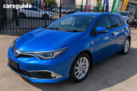 Blue 2017 Toyota Corolla Hatchback Hybrid