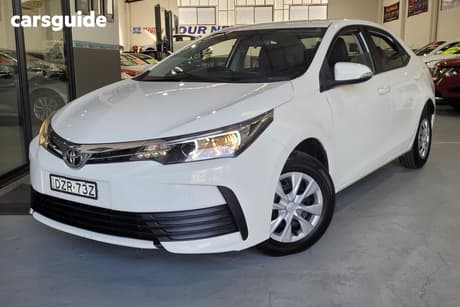 White 2018 Toyota Corolla Sedan Ascent