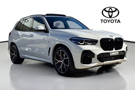 White 2022 BMW X5 Wagon Xdrive30D M Sport