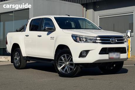 White 2017 Toyota Hilux Dual Cab Utility Sr5 (4X4)