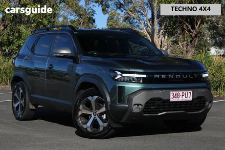 Green 2025 Renault Duster SUV TECHNO 4X4