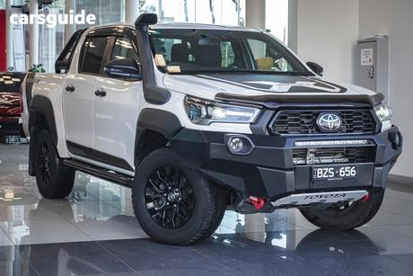 White 2022 Toyota Hilux Double Cab Pick Up Rugged X (4X4)