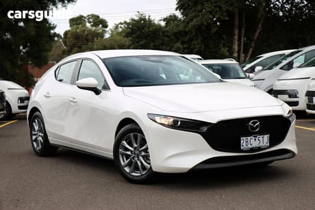 White 2024 Mazda 3 Hatchback G20 Pure
