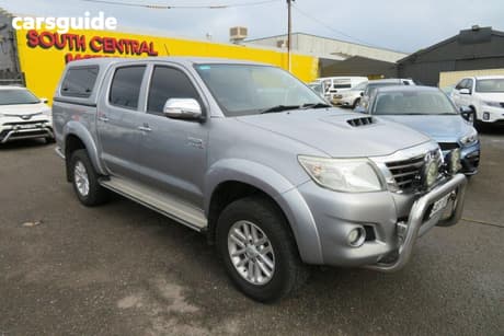 Silver 2014 Toyota Hilux Dual Cab Pick-up Sr5 (4X4)