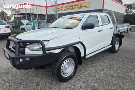 White 2023 Isuzu D-MAX Crew Cab Chassis Sx (4X4)