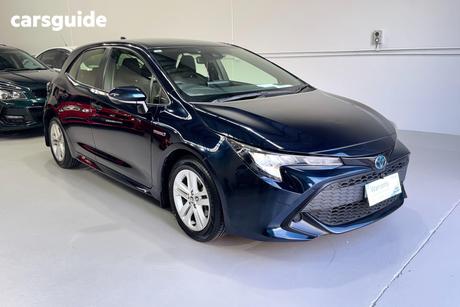 Black 2020 Toyota Corolla Hatchback Ascent Sport (Hybrid)