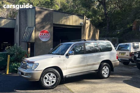 White 2004 Toyota Landcruiser Wagon Sahara (4X4)