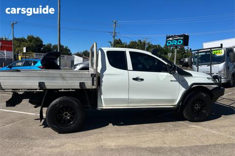 White 2015 Mitsubishi Triton Club Cab Chassis Glx (4X4)