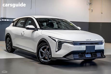 White 2025 Kia K4 Hatchback S
