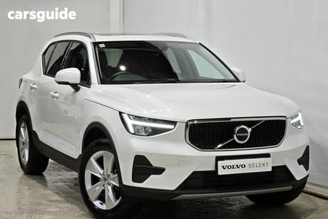 White 2025 Volvo XC40 Wagon Plus B4