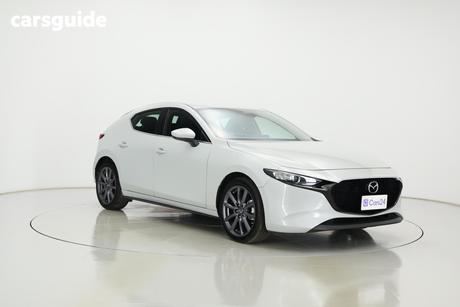 White 2024 Mazda 3 Hatchback G20 Evolve