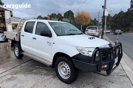 White 2015 Toyota Hilux Double Cab Chassis Sr (4X4)