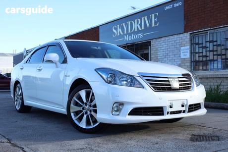 White 2011 Toyota Crown Sedan HYBRID G PKG