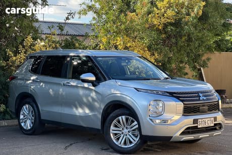 Silver 2022 Mitsubishi Outlander Wagon Ls 7 Seat (2Wd)