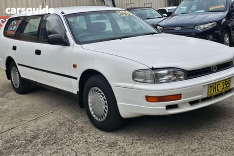 White 1994 Toyota Camry Wagon Csi