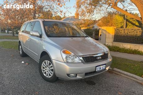 Silver 2014 Kia Grand Carnival Wagon S