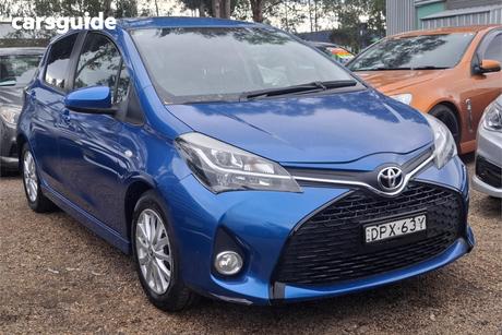 Blue 2016 Toyota Yaris Hatchback Zr