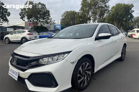 White 2018 Honda Civic Hatchback Vti