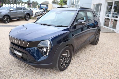Blue 2025 Mahindra Xuv 3Xo Wagon Ax7L