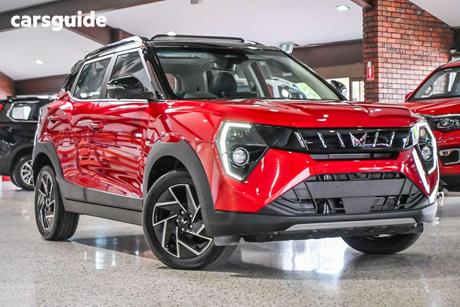 Black 2025 Mahindra Xuv 3Xo Wagon Ax7L