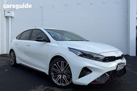 White 2024 Kia Cerato Hatchback Gt