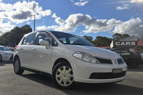 White 2008 Nissan Tiida Hatchback St