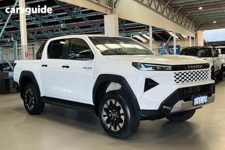 White 2026 Toyota Hilux Double Cab Pick Up Sr5 48V (4X4)
