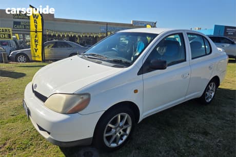 White 2001 Toyota Echo Sedan