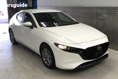 White 2025 Mazda 3 Hatchback G20 Pure
