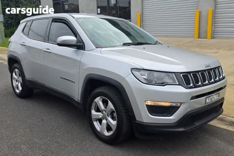 Silver 2018 Jeep Compass Wagon Sport (Fwd)