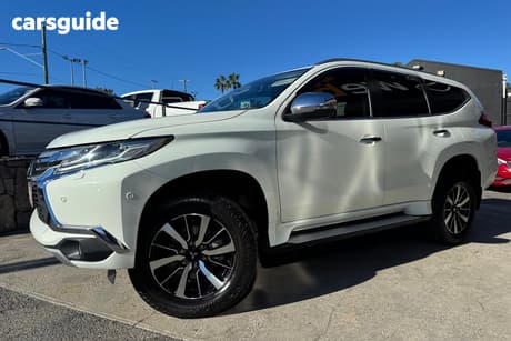 White 2017 Mitsubishi Pajero Sport Wagon Exceed (4X4) 7 Seat
