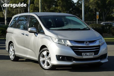 Silver 2015 Honda Odyssey Wagon Vti