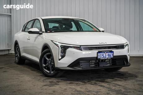 White 2025 Kia K4 Sedan S