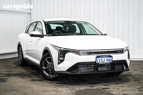 White 2025 Kia K4 Sedan S