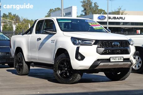 White 2024 Toyota Hilux X Cab Pickup Sr5 (4X4)