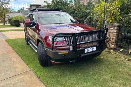 Grey 2019 Jeep Grand Cherokee Wagon Summit (4X4)