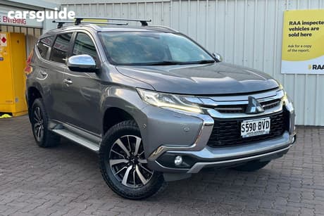 Silver 2017 Mitsubishi Pajero Sport Wagon Exceed (4X4) 7 Seat