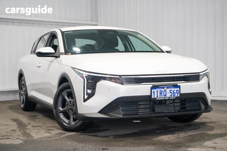 White 2025 Kia K4 Sedan S