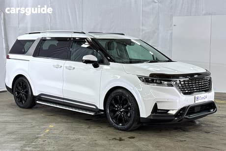 White 2022 Kia Carnival Wagon Platinum