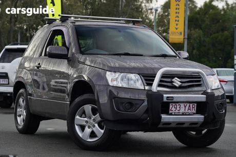 Grey 2017 Suzuki Grand Vitara Wagon Navigator (4X4)