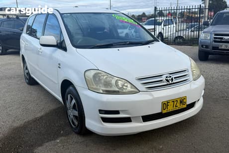 White 2005 Toyota Avensis Wagon Verso Glx