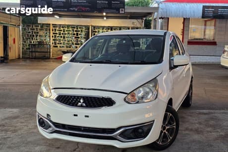White 2016 Mitsubishi Mirage Hatchback Es
