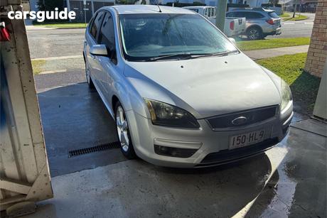 Silver 2006 Ford Focus Hatchback Zetec
