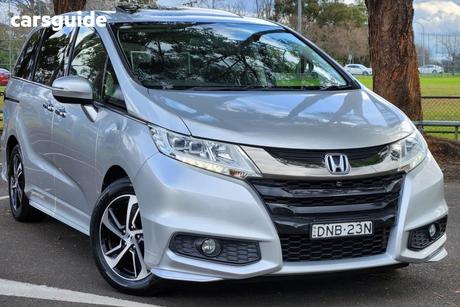 Silver 2017 Honda Odyssey Wagon Vti-L
