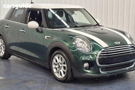 Green 2016 Mini Cooper Hatchback 5D Hatch