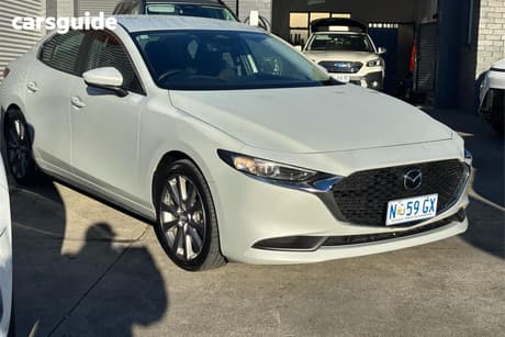 White 2024 Mazda 3 Sedan G20 Evolve