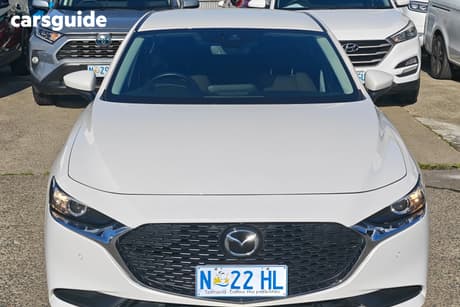 White 2021 Mazda 3 Sedan G20 Evolve