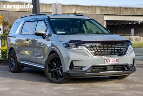 Silver 2023 Kia Carnival Wagon Special Edition